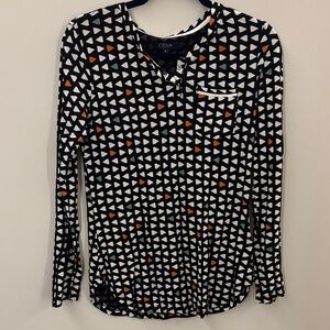 ETEN Black and White Triangle Pattern Long Sleeve Top